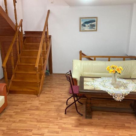 Ultracentral Apartment Near Moscovitz Palace Oradea Buitenkant foto