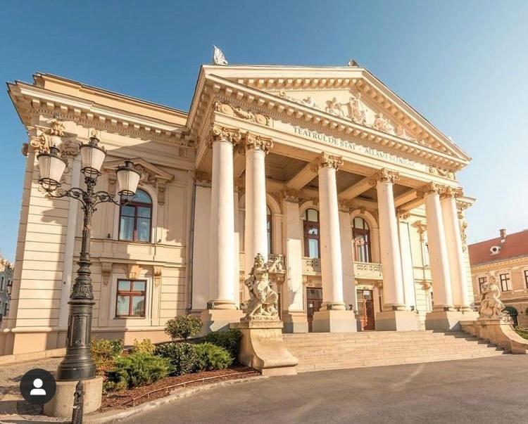 Ultracentral Apartment Near Moscovitz Palace Oradea Buitenkant foto
